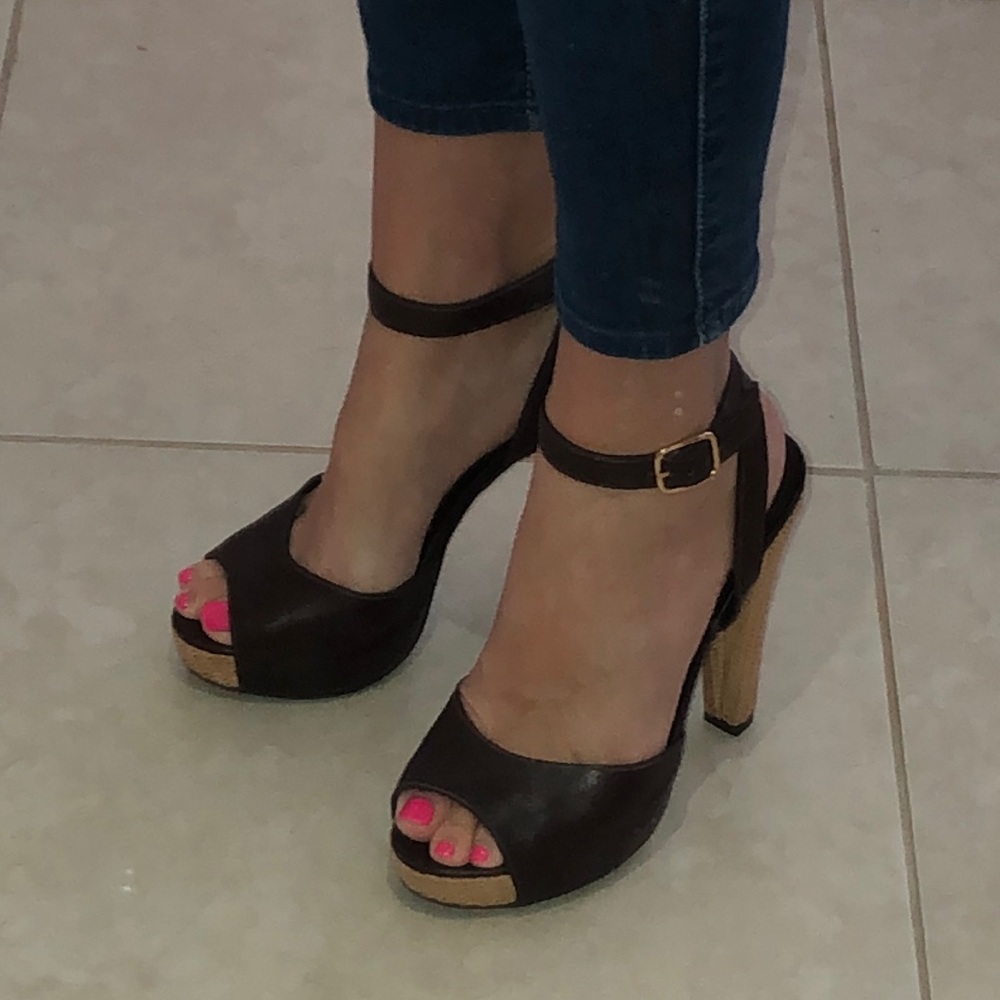 Fantara Dark Brown Platform Sandal 5” Heel 👠